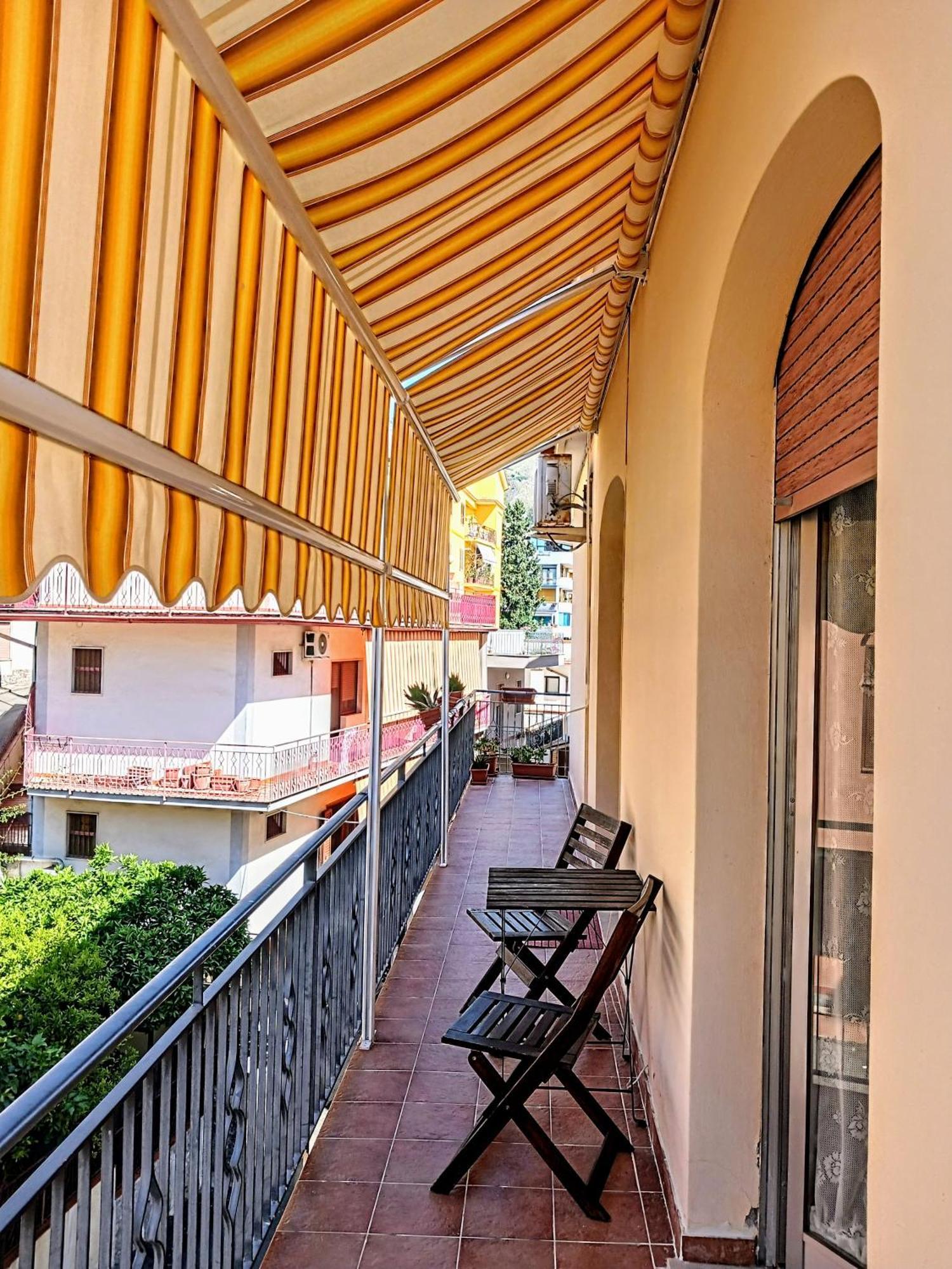 Mungi Bay, Flat With Sea View Roof Top Terrace Giardini Naxos Rom bilde