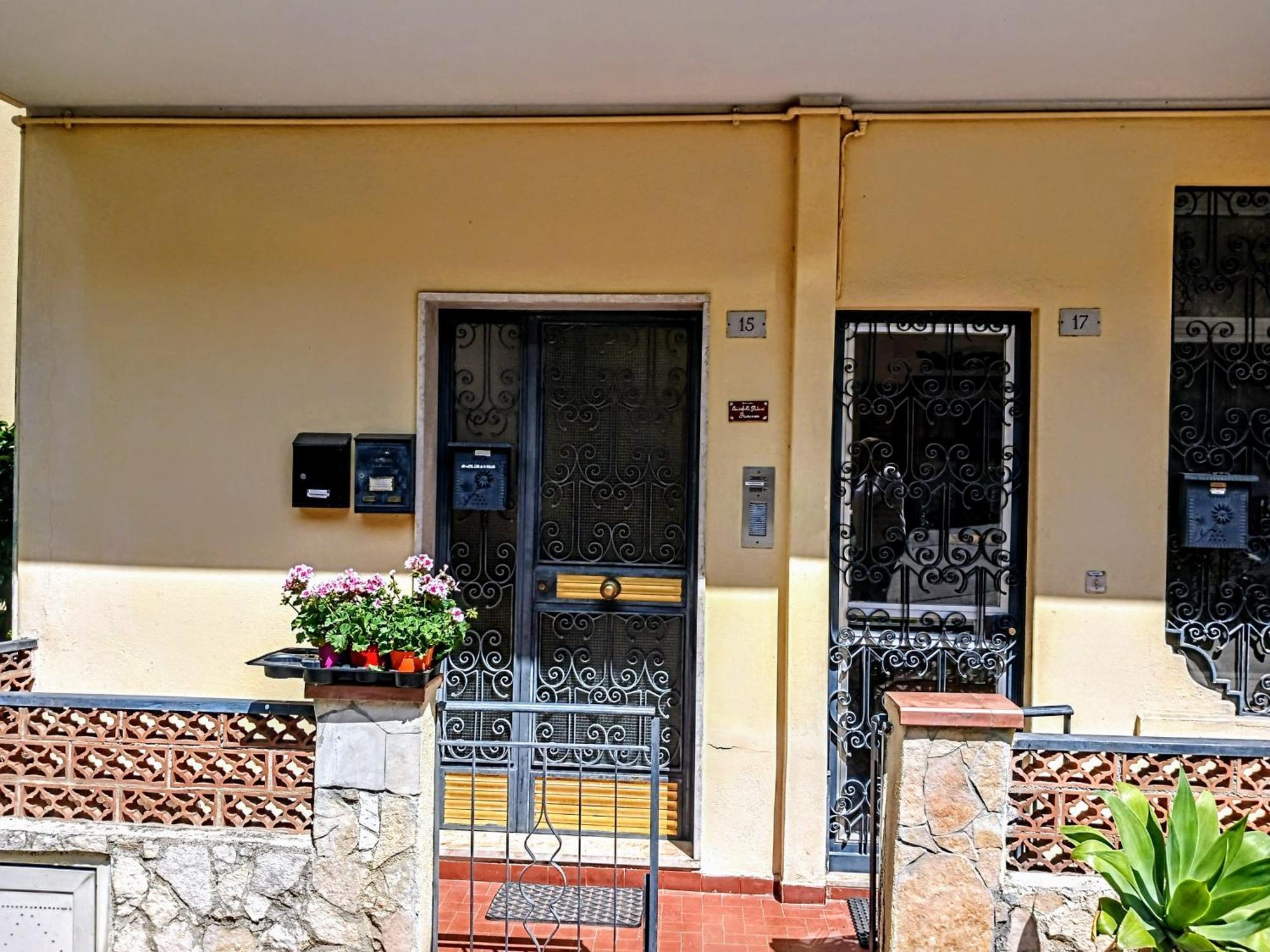 Mungi Bay, Flat With Sea View Roof Top Terrace Giardini Naxos Rom bilde